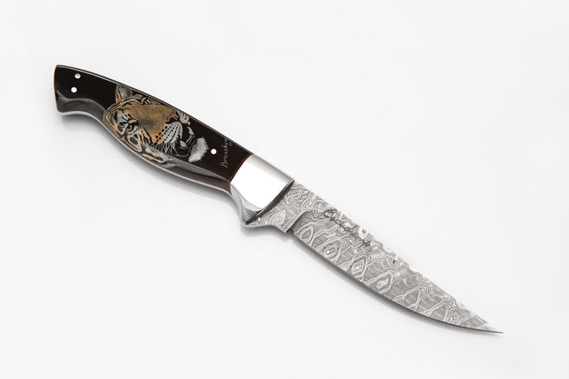 Tiger damascus knife